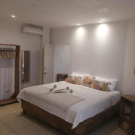 Karao -Guanacaste Airport Hotel